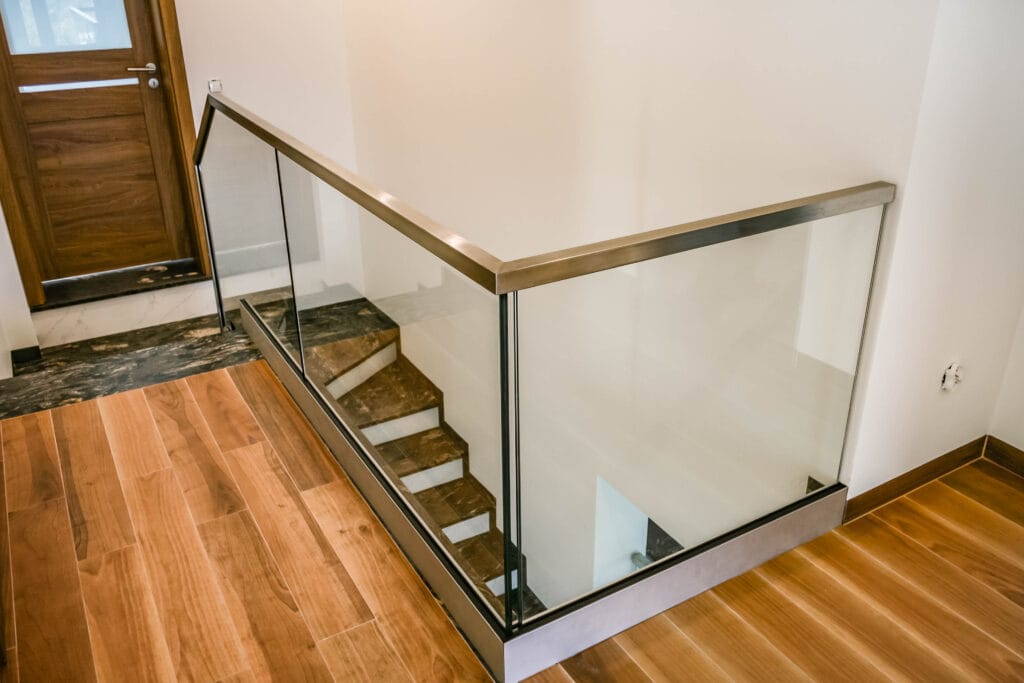 Profile aluminiowe do balustrad