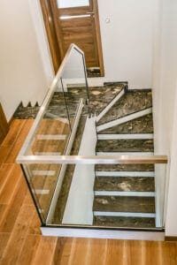 balustrada całoszklana na listwie (2)