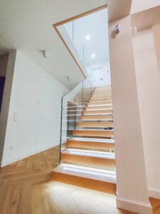 balustrada całoszklana na rotulach (2)