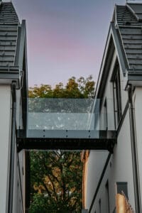 balustrada całoszklana na rotulach (8)