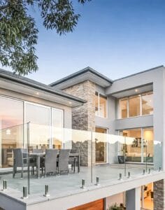 balustrada całoszklana na spigotach (3)