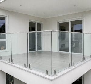 balustrada całoszklana na spigotach (4)