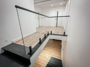 balustrada całoszklana na spigotach (7)