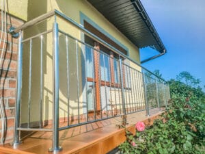 balustrada nierdzewna z wypełnieniem pionowym (7)