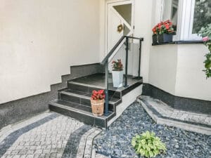 balustrada szklana lakierowana (37)