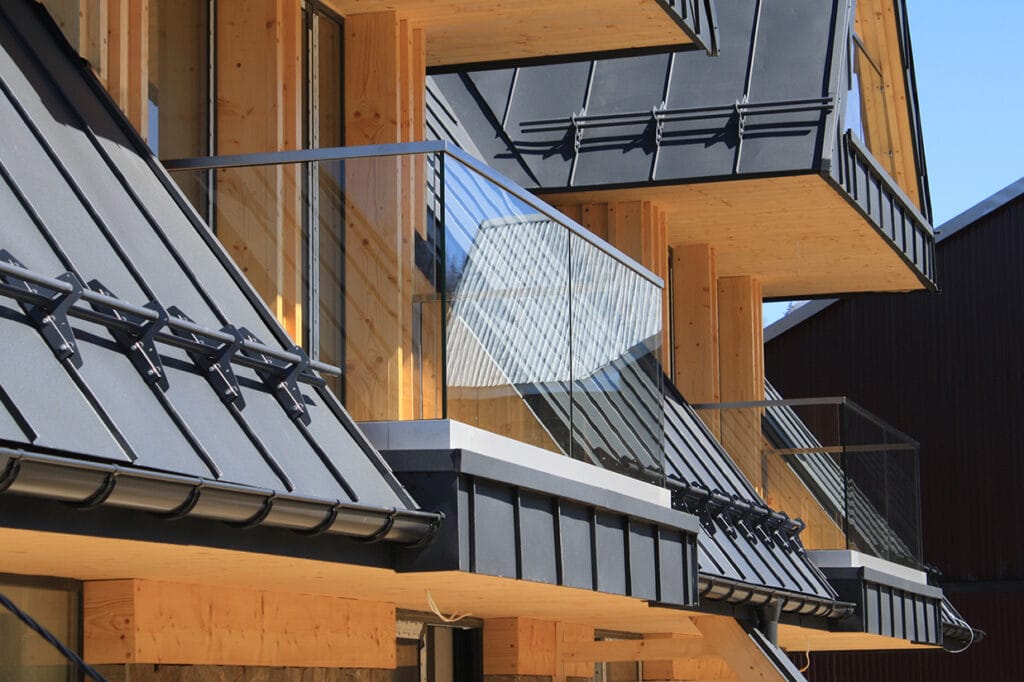 Balustrada całoszklana na listwie aluminiowej