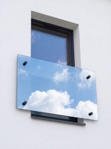 balkon francuski podtynkowy typu Tuba, szkło mirastar czarny ral 9005