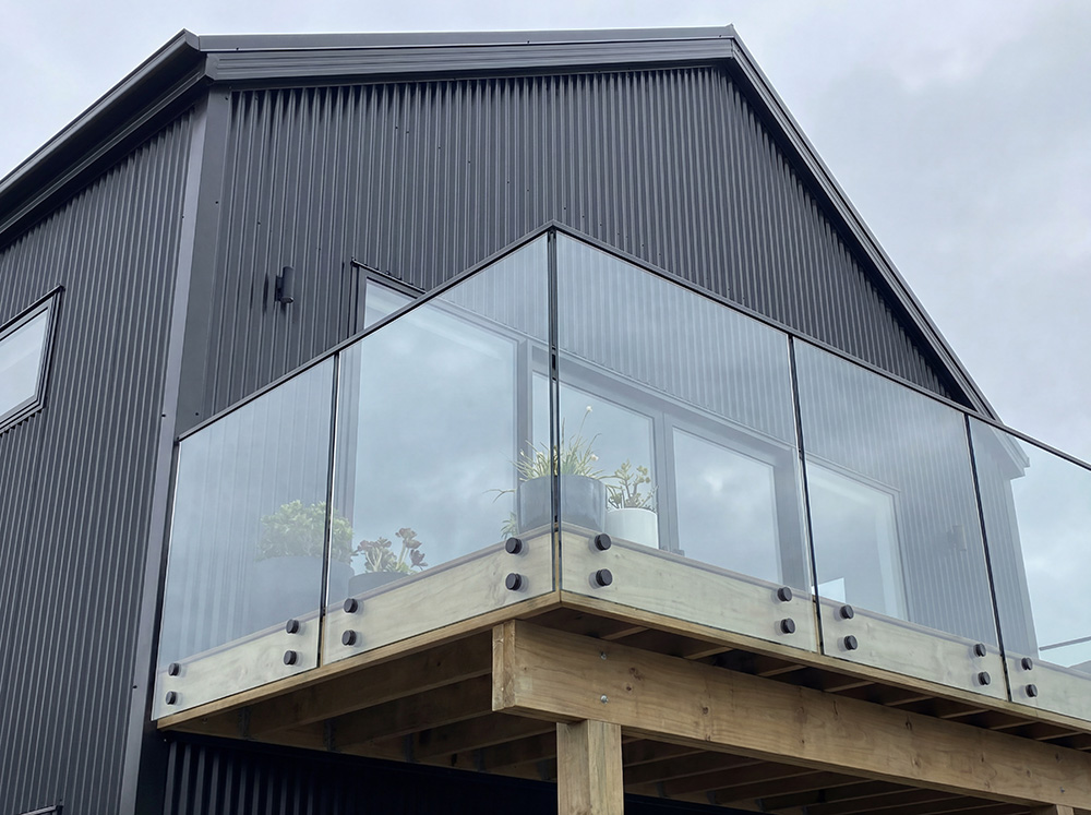 Balustrada całoszklana na rotulach